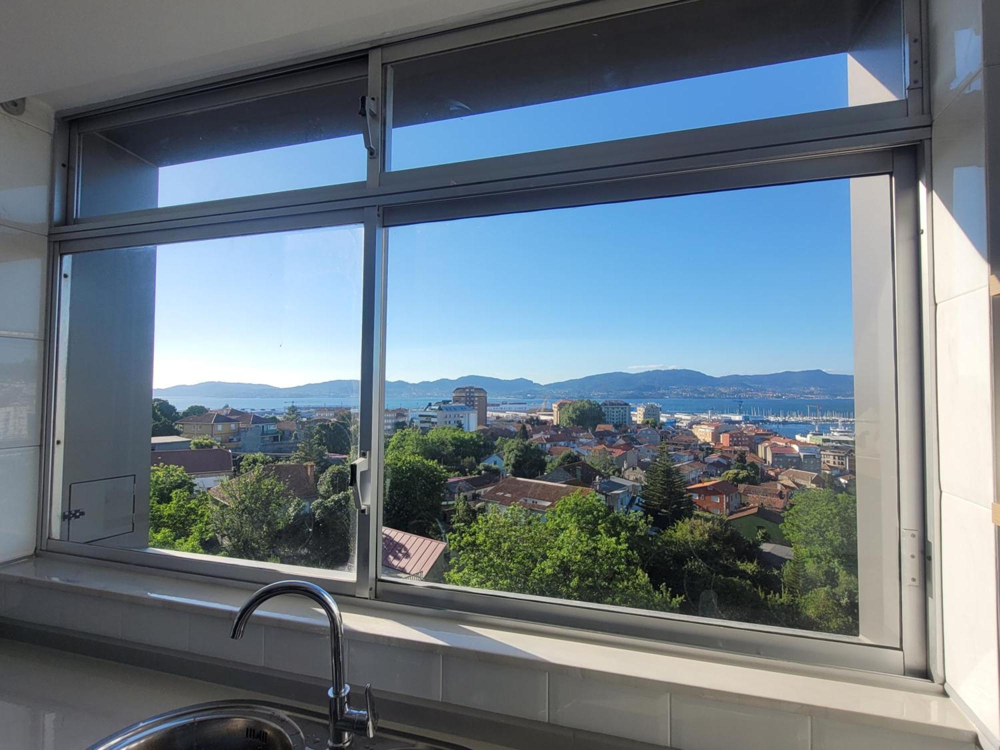 Vistas A La Ria B&T Apartment Vigo Bagian luar foto